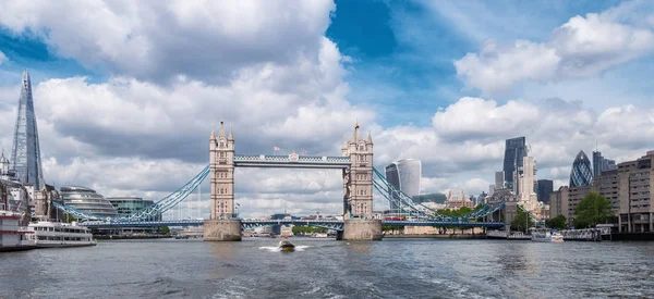 View Thames River Tower Bridge Cloudy Day London Идеально Подходит — стоковое фото