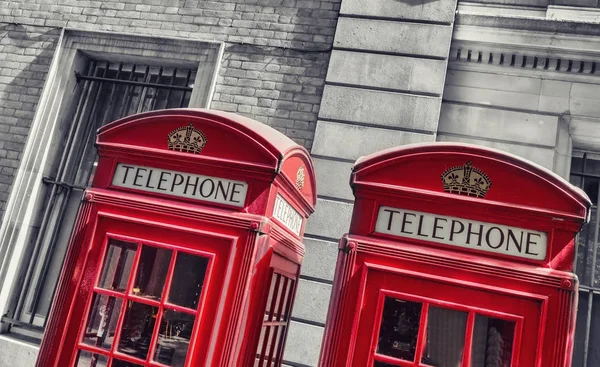 Традиційні Червоні Телефонні Кабінки Крупним Планом Лондоні Чорно Білих Тонах — стокове фото
