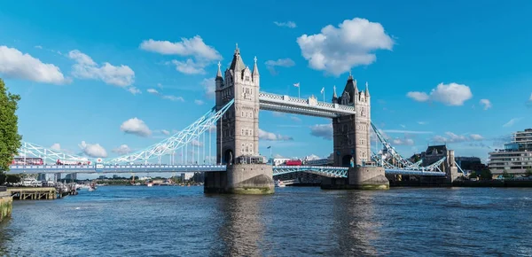 Visa Till Tower Bridge Och Thames Floden Molnig Dag London — Stockfoto