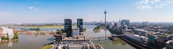 Vista panorámica de Dusseldorf con torre de televisión y puerto de medios de comunicación —  Fotos de Stock