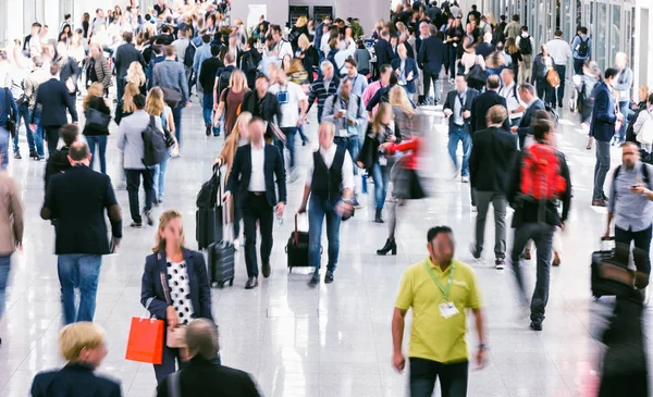 Large Crowd Business People Walking — Stock Photo, Image