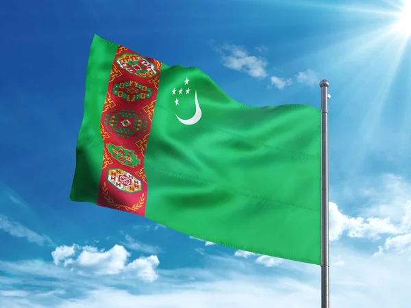 Türkmén zászló integet a kék égen — Stock Fotó
