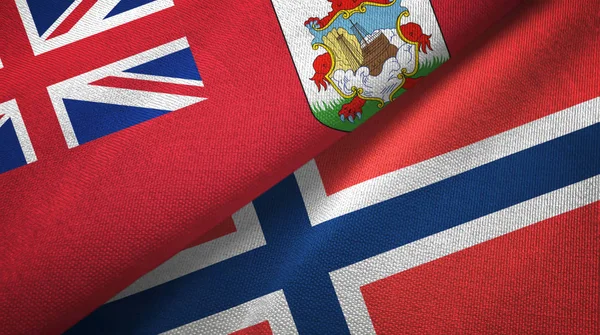 Bermuda en Noorwegen twee vlaggen textiel doek, stof textuur — Stockfoto
