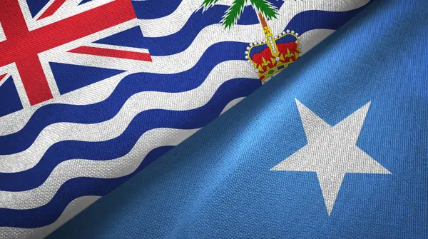 Territoire indien britannique et Somalie deux drapeaux tissu textile — Photo