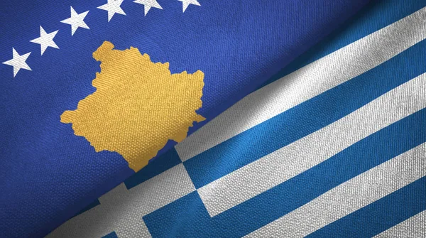 Kosovo en Griekenland twee vlaggen textieldoek, textieltextuur — Stockfoto