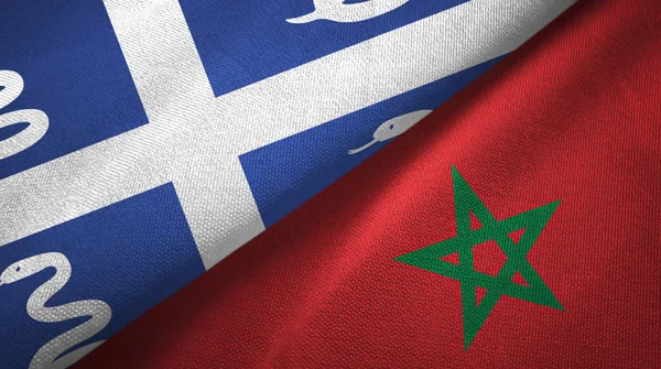 Martinique slang en Marokko twee vlaggen textiel doek, stof textuur — Stockfoto