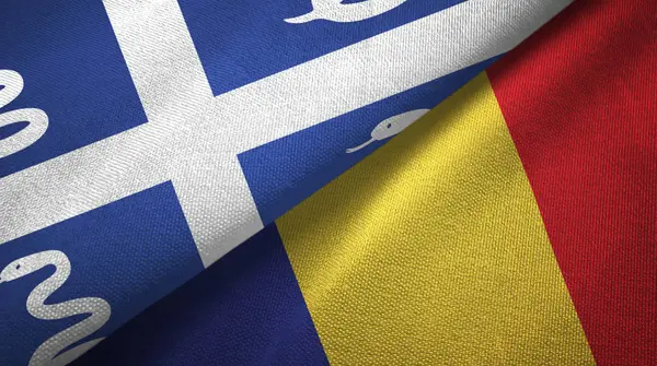 Martinique slang en Roemenië twee vlaggen textiel doek, stof textuur — Stockfoto