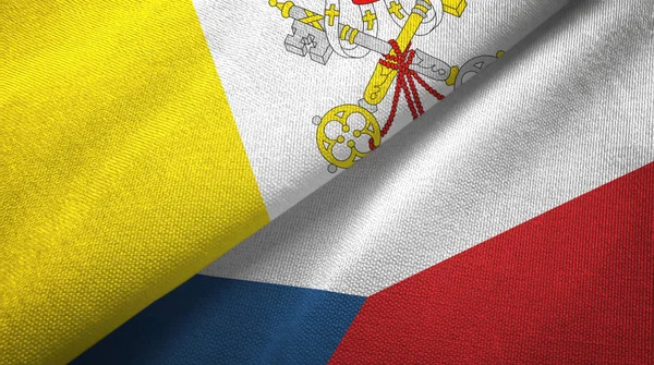 Watykan i Czechy dwie flagi tkaniny tekstylne, tekstura tkaniny — Zdjęcie stockowe