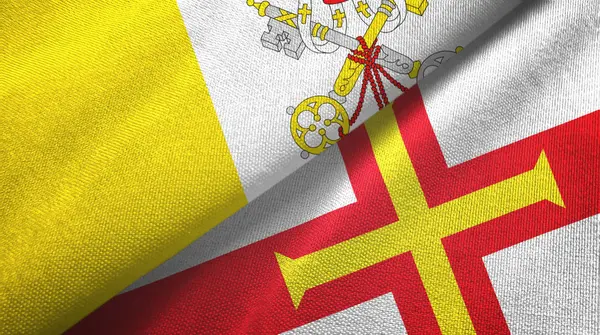 Watykan i Guernsey dwie flagi tkaniny tekstylne, tekstura tkaniny — Zdjęcie stockowe