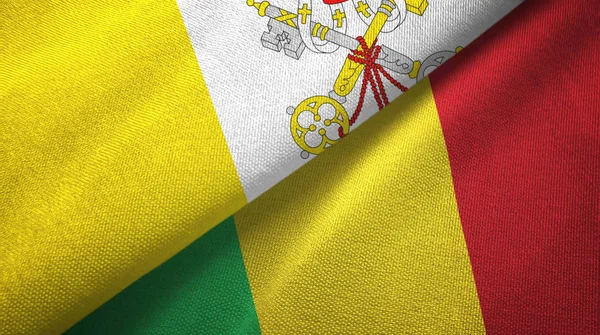 Watykan i Mali dwie flagi tkaniny tekstylne, tekstura tkaniny — Zdjęcie stockowe
