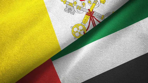 Watykan i Zjednoczone Emiraty Arabskie dwie flagi tkaniny tekstylne, tekstura tkaniny — Zdjęcie stockowe