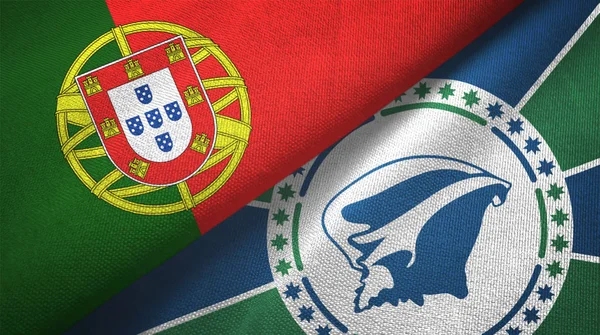 Πορτογαλία και Μαρτινίκα δύο σημαίες υφασμάτινο ύφασμα, υφασμάτινη υφή — Φωτογραφία Αρχείου