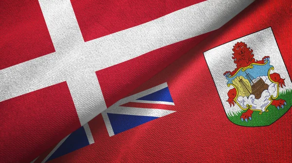 Dinamarca e Bermudas duas bandeiras pano têxtil, textura de tecido — Fotografia de Stock
