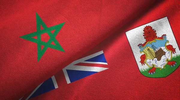 Marokko en Bermuda twee vlaggen textiel doek, stof textuur — Stockfoto