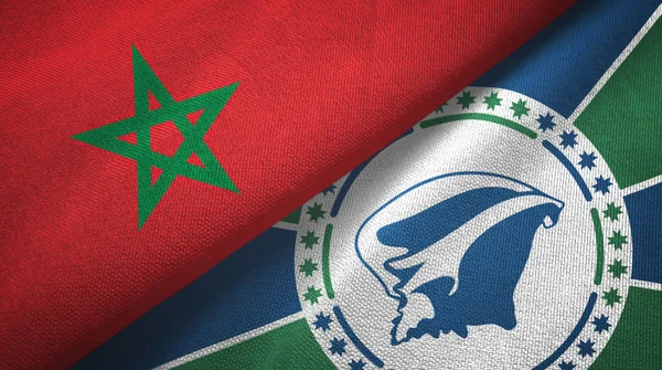 Marokko en Martinique twee vlaggen textiel doek, stof textuur — Stockfoto