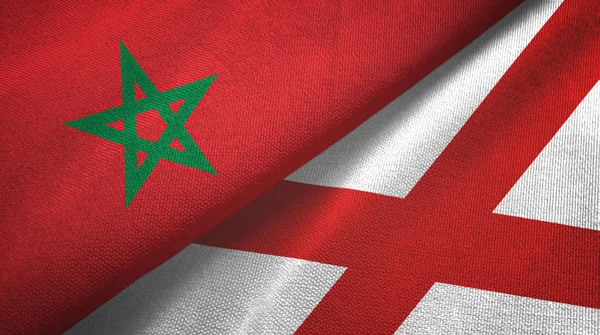 Marocco e Irlanda del Nord due bandiere tessuto, tessitura tessuto — Foto Stock