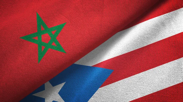 Marokko en Puerto Rico twee vlaggen textiel doek, stof textuur — Stockfoto