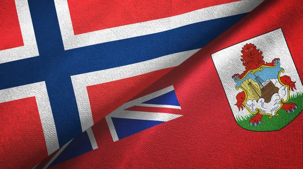 Noruega e Bermudas duas bandeiras de pano têxtil, textura de tecido — Fotografia de Stock
