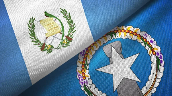 Guatemala e Ilhas Marianas do Norte duas bandeiras de pano têxtil, textura de tecido — Fotografia de Stock