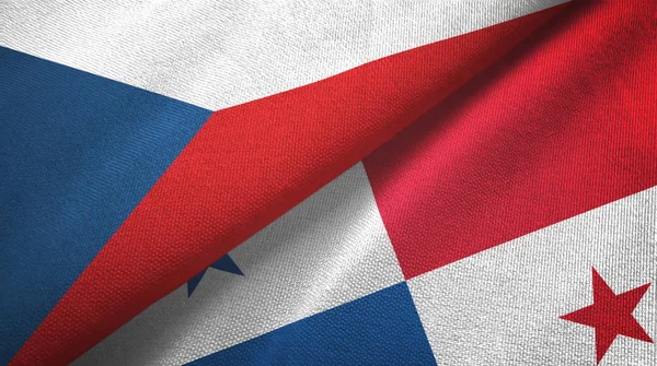 Чехия и Панама два флага текстильная ткань, текстура ткани — стоковое фото