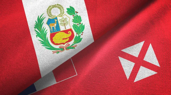 Perú y Wallis y Futuna dos banderas tela textil, textura de la tela — Foto de Stock