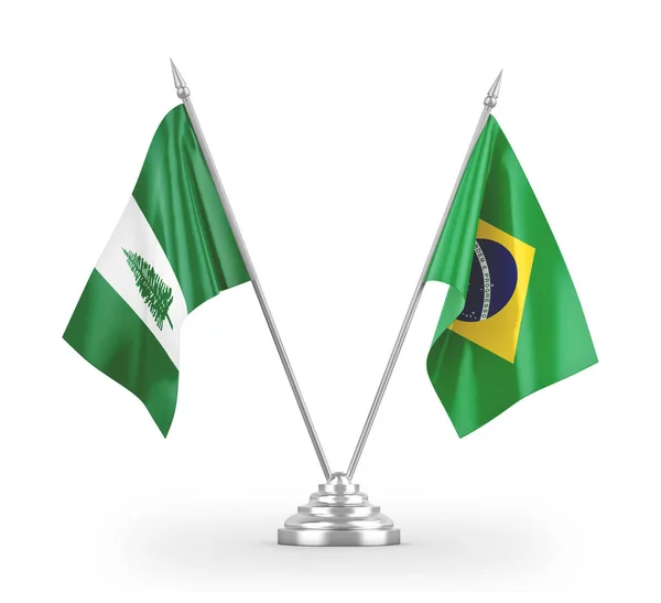 Brazília és Norfolk Island asztali zászlók elszigetelt fehér 3d renderelés — Stock Fotó