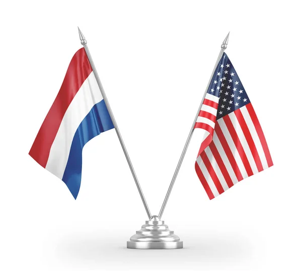 Bandiere da tavolo Stati Uniti e Paesi Bassi isolate su rendering 3D bianco — Foto Stock