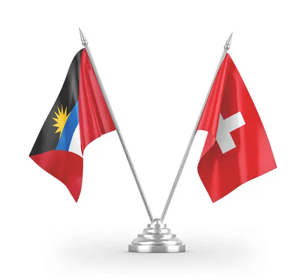 瑞士和安提瓜和巴布达在白色3D渲染上隔离的桌旗 — 图库照片
