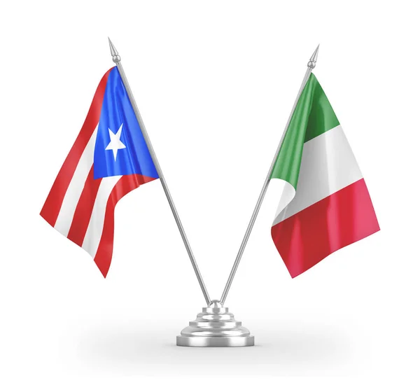 Italië en Puerto Rico tafelvlaggen geïsoleerd op witte 3d rendering — Stockfoto
