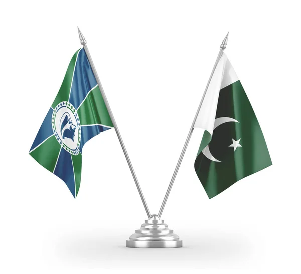 Pákistán a Martinik tabulky vlajky izolované na bílém 3D vykreslování — Stock fotografie
