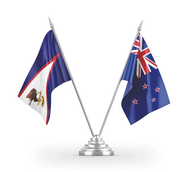 Új-Zéland és az amerikai szamoa asztali zászlók elszigetelt fehér 3d renderelés — Stock Fotó
