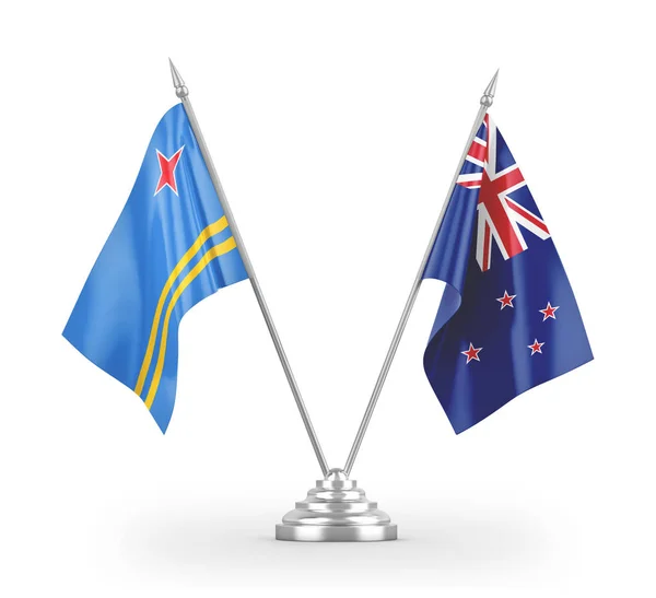 Új-Zéland és Aruba asztali zászlók elszigetelt fehér 3d renderelés — Stock Fotó