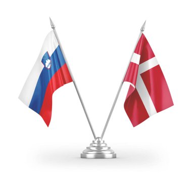 Danimarka ve Slovenya masa bayrakları beyaz arkaplan 3d görüntüleme üzerinde izole edildi 