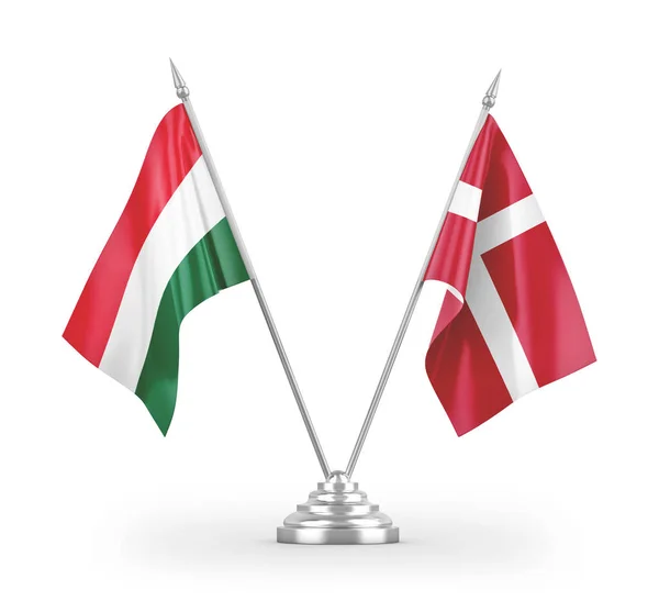デンマークとハンガリーのテーブルフラグは 白い背景3Dレンダリングに分離 — ストック写真