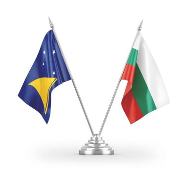 Bulgaristan ve Tokelau masa bayrakları beyaz arkaplandaki 3D görüntülere izole edilmiş