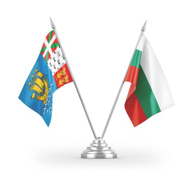 Bulgaristan ve Saint Pierre ve Miquelon masa bayrakları beyaz zemin üzerinde izole edilmiş 3D görüntüleme