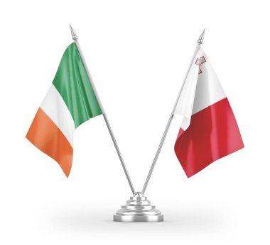 Beyaz arkaplan üzerinde izole edilmiş Malta ve İrlanda bayrakları