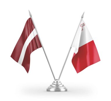 Beyaz arkaplan üzerinde izole edilmiş Malta ve Letonya masa bayrakları