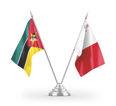 Beyaz arkaplan üzerinde izole edilmiş Malta ve Mozambik masa bayrakları