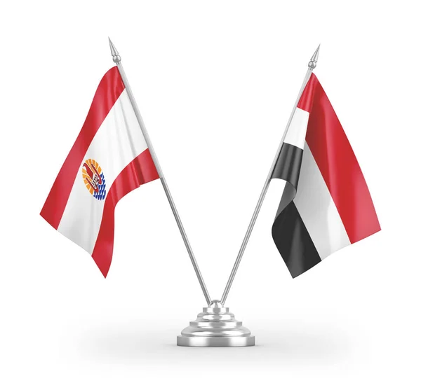 也门和法属波利尼西亚在白色背景下隔离的桌旗3D渲染 — 图库照片