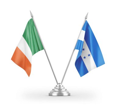 Beyaz arka planda izole edilmiş Honduras ve İrlanda masa bayrakları