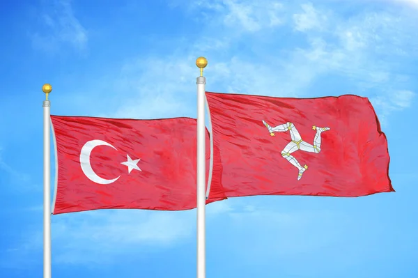Turki Dan Pulau Mann Dua Bendera Tiang Bendera Dan Biru — Stok Foto