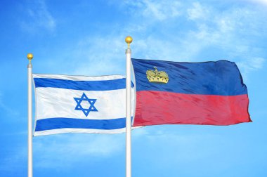 İsrail ve Lihtenştayn bayrak direkleri ve mavi bulutlu arka planda iki bayrak