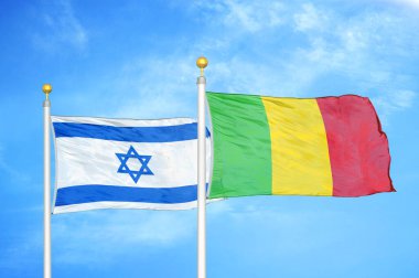 İsrail ve Mali bayrak direkleri üzerinde iki bayrak ve mavi bulutlu arka plan