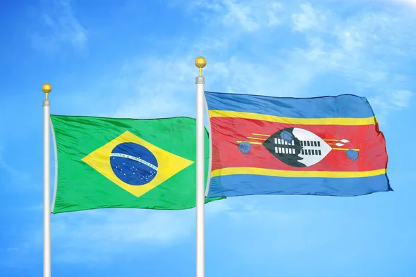 Brasilien Och Eswatini Swaziland Två Flaggor Flaggstänger Och Blå Molnig — Stockfoto