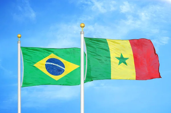 Brasil Senegal Dos Banderas Sobre Asta Bandera Fondo Azul Cielo — Foto de Stock