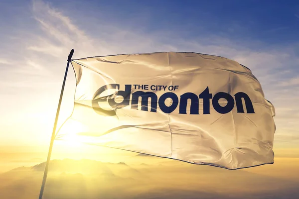 Edmonton Alberta Canadá Bandera Tela Tela Ondeando Parte Superior Niebla — Foto de Stock