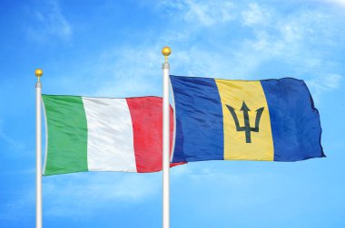 İtalya ve Barbados bayrak direkleri ve mavi bulutlu arka planda iki bayrak