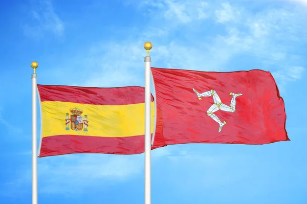 스페인 깃대와 구름낀 배경에 — 스톡 사진