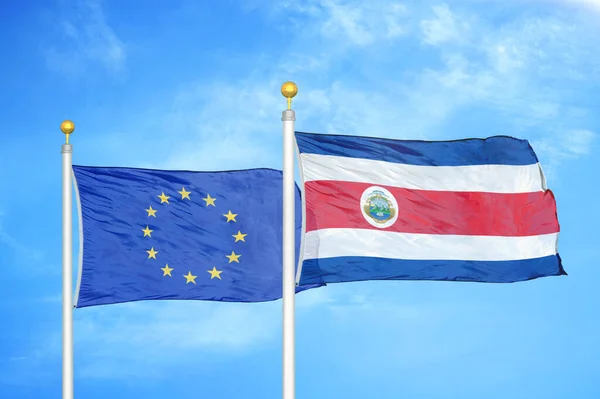 Unión Europea Costa Rica Dos Banderas Sobre Asta Bandera Fondo — Foto de Stock